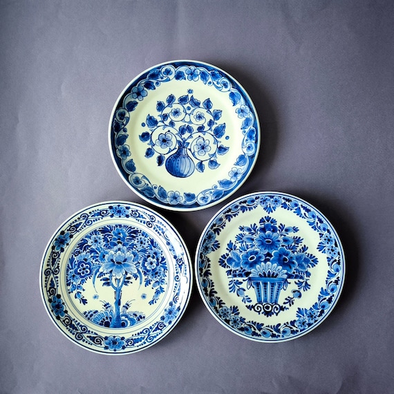 本物のロイヤルデルフト1933年、1941年手描き装飾皿3枚 - 伝統的な