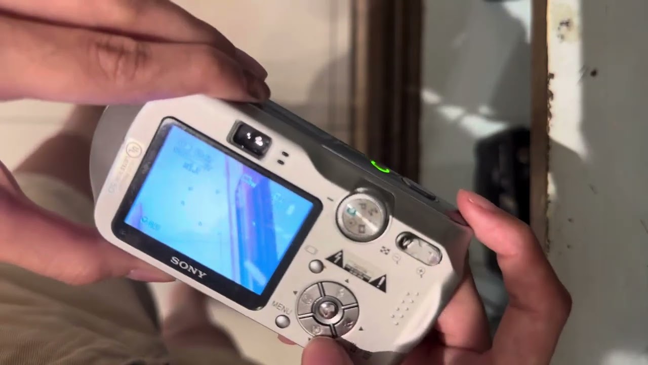 Sony p200 - YouTube