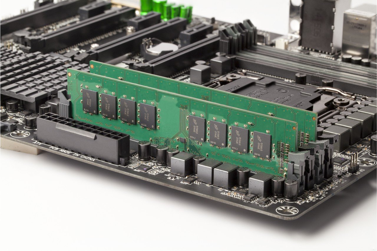 Amazon | Crucial(Micron製) デスクトップPC用メモリ PC4-17000(DDR4
