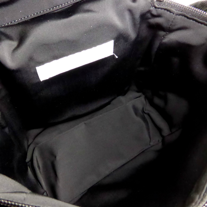 miu miu（ミュウミュウ） アーカイブ ナイロン ボンディング カメラ