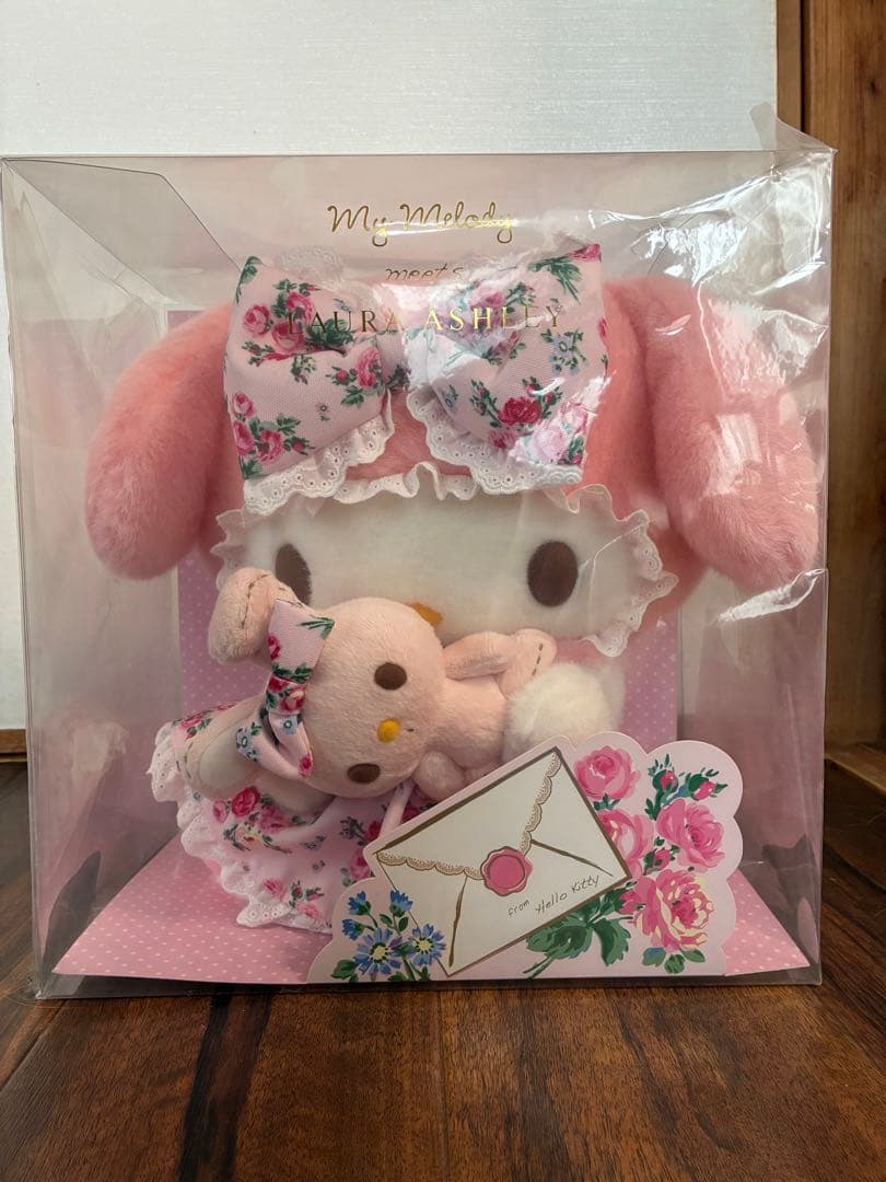 マイメロxローラアシュレイ　ぬいぐるみ マイメロディ ローラアシュレイコラボのマグカップ＆マスコットセット