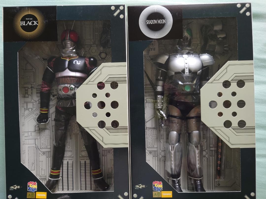 メディコムトイ　RAH 仮面ライダーブラック&シャドームーン Amazon.co.jp: 【メディコム・トイプレミアムクラブ限定】RAH DX