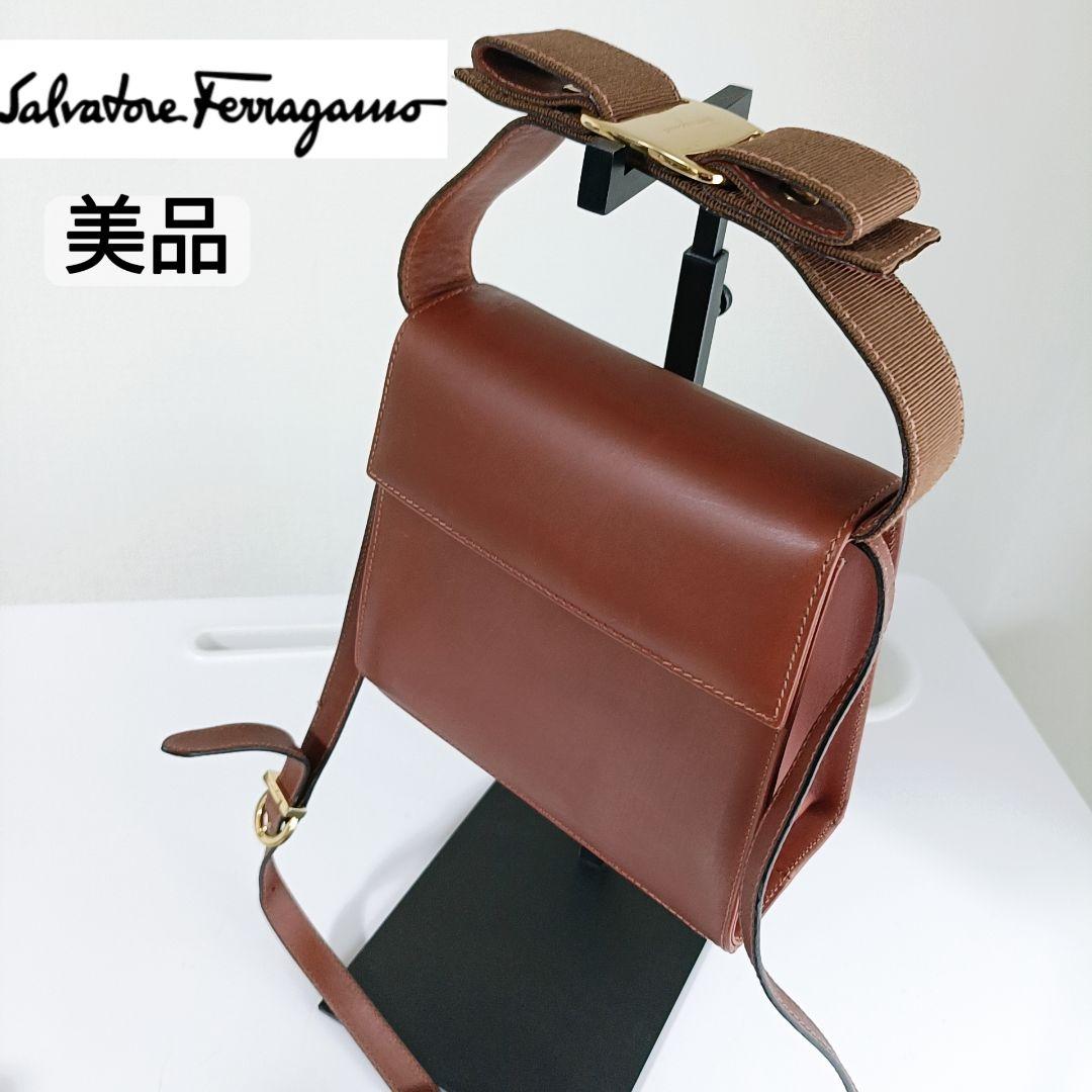 超美品　フェラガモ ブラウン　ミニショルダーバッグ　ガンチーニ金具　リボン VINTAGE FERRAGAMO/フェラガモ】Gancini ミニチェーンショルダーバッグ