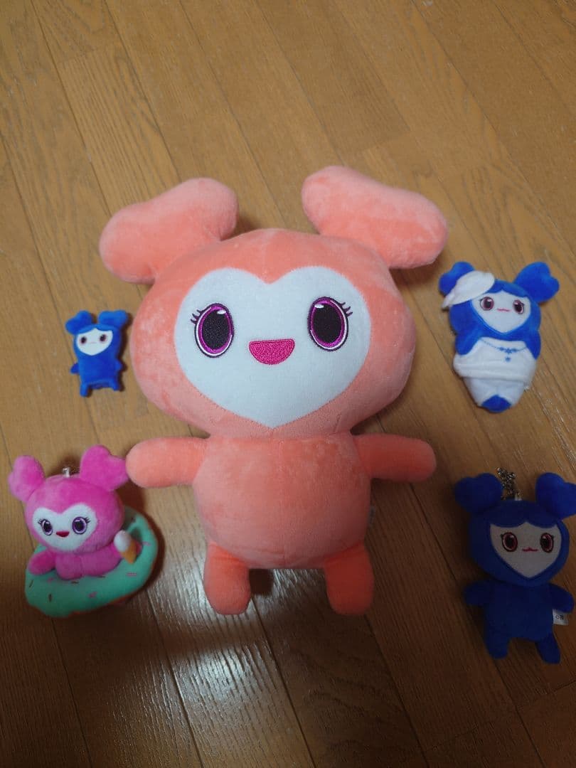 TWICE ラブリー ツブリー ぬいぐるみ バックチャーム 5体セット TWICE ラブリー ツブリー ぬいぐるみ バックチャーム 5体セット - メルカリ