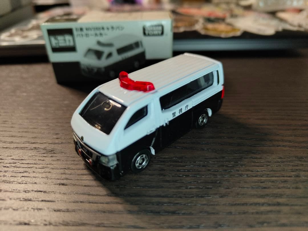 トミカ キャラバン パトロールカー 箱付き トミカ No.33 日産 スカイライン パトロールカー 箱｜トミカシリーズ