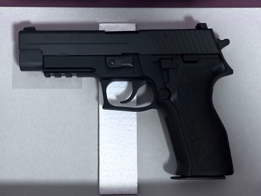 SIG SAUER P226 E² ガスガン Amazon | 東京マルイ シグ ザウエル P226 E2 ステンレスモデル 18歳